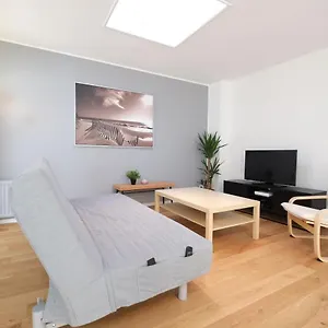 Escale De 80 M2 Avec Cour Et Parking Appartement