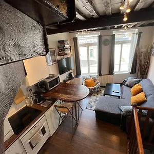 Appartement La Petite Place De La Porte De Gand, Rijsel